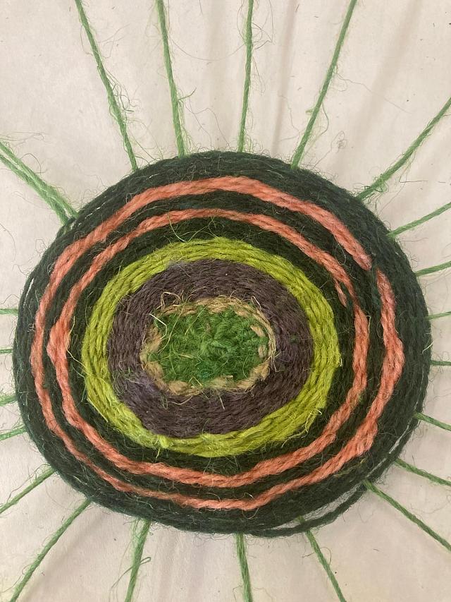 Atelier tissage pour enfant à ADN Laine à Pressy Sous Dondin (71220) en Bourgogne du Sud