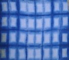 Shibori, pliage tye dye, motif rectangle dans une cuve d'indigo naturel.