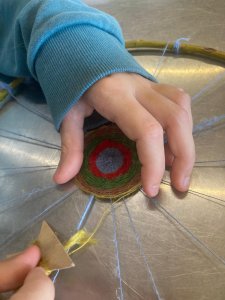 Atelier tissage pour enfant à ADN Laine à Pressy Sous Dondin (71220) en Bourgogne du Sud