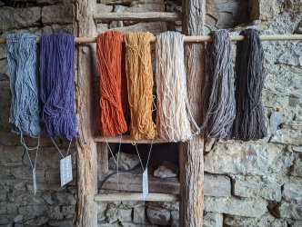 Stage de teinture naturelle à ADN Laine 71220 Pressy-sous-Dondin en Bourgogne du Sud 
